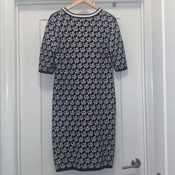 NWT! Black and White DKNY Logo Sweater Dress - Size Large - Picture 4 of 5